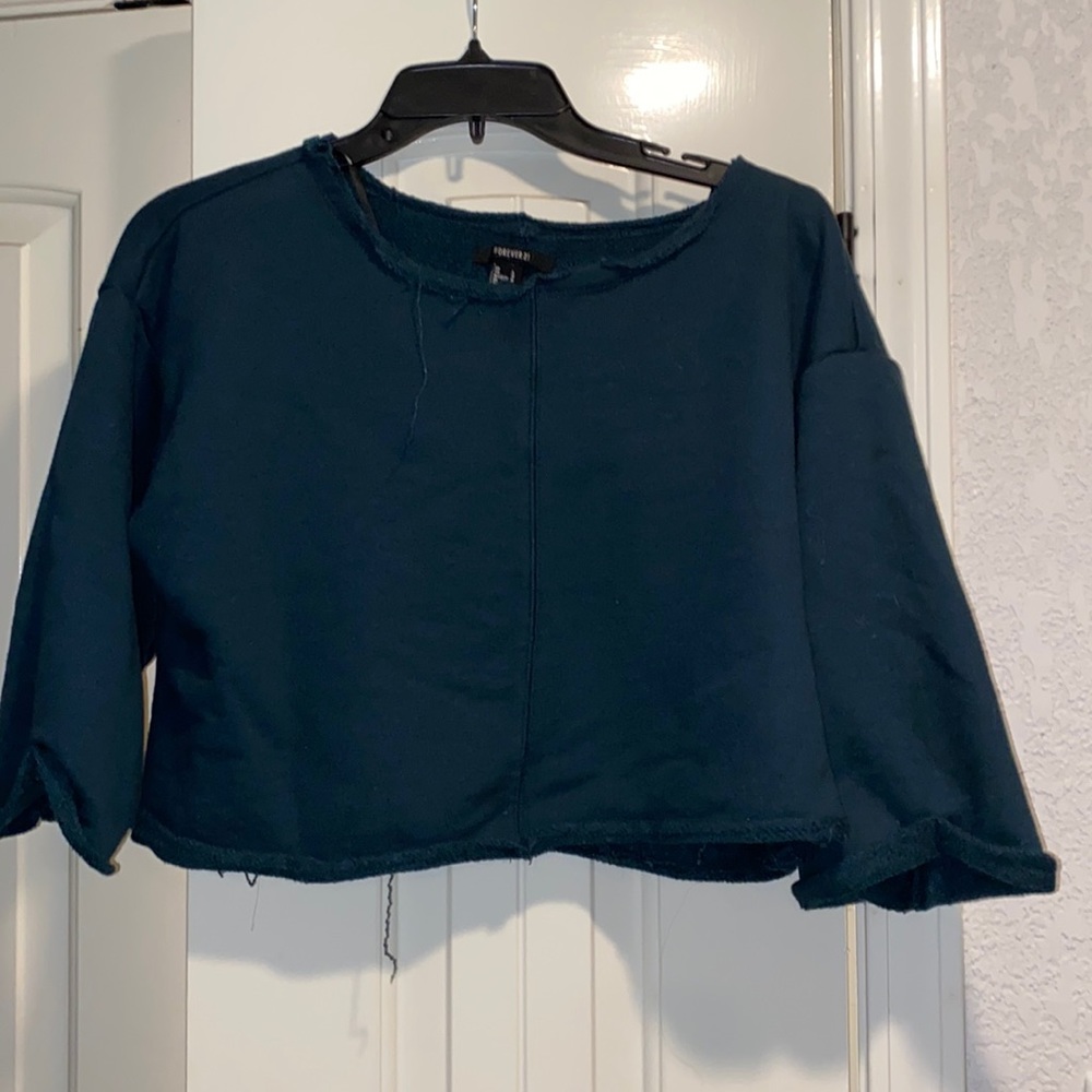 Forever 21 crop raw hem sweatshirt sz L